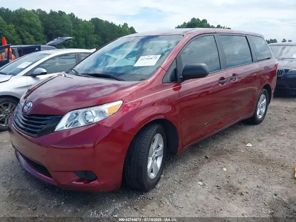 5TDZK3DC7GS704548 2016 TOYOTA SIENNA - Image 2