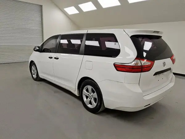 5TDZK3DC7GS716084 2016 TOYOTA SIENNA - Image 2