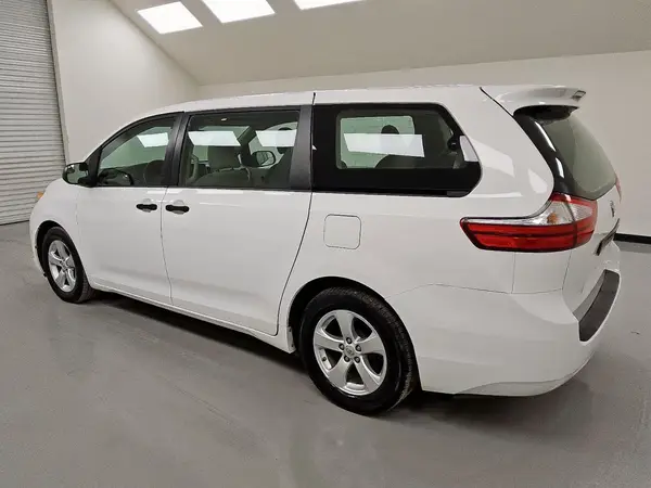 5TDZK3DC7GS718501 2016 TOYOTA SIENNA - Image 2