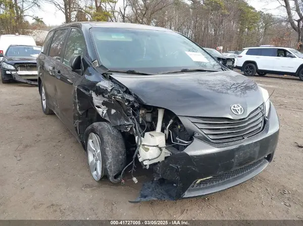 5TDZK3DC7GS721298 2016 TOYOTA SIENNA - Image 1