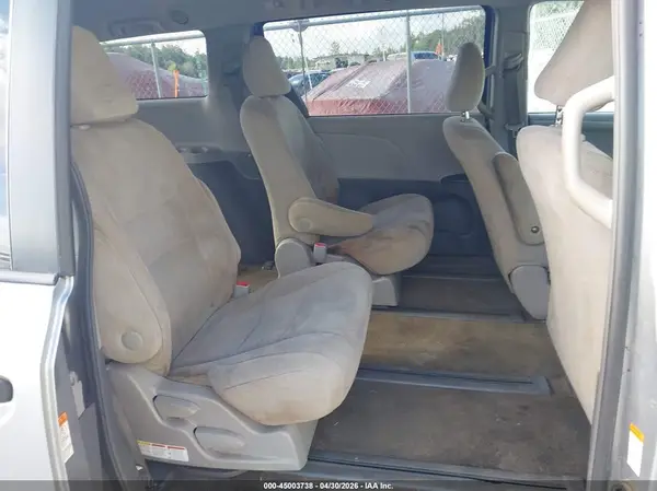 5TDZK3DC7GS721754 2016 TOYOTA SIENNA - Image 8