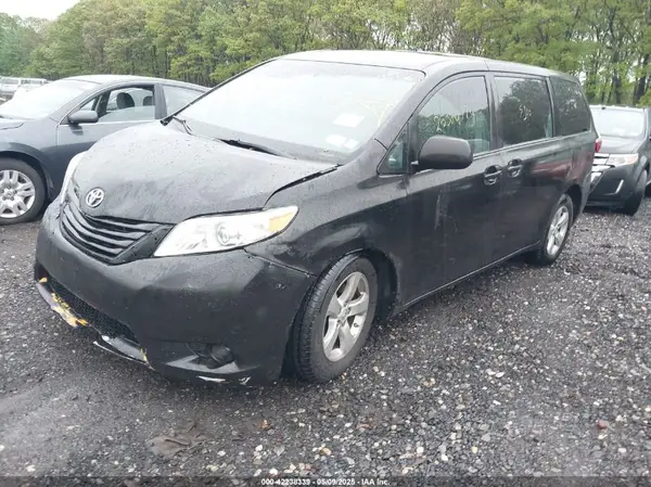 5TDZK3DC7GS729787 2016 TOYOTA SIENNA - Image 2