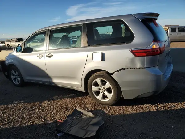 5TDZK3DC7GS739350 2016 TOYOTA SIENNA - Image 2
