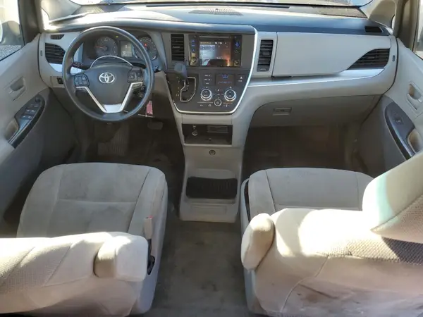 5TDZK3DC7GS739350 2016 TOYOTA SIENNA - Image 8