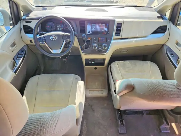 5TDZK3DC7GS743737 2016 TOYOTA SIENNA - Image 8