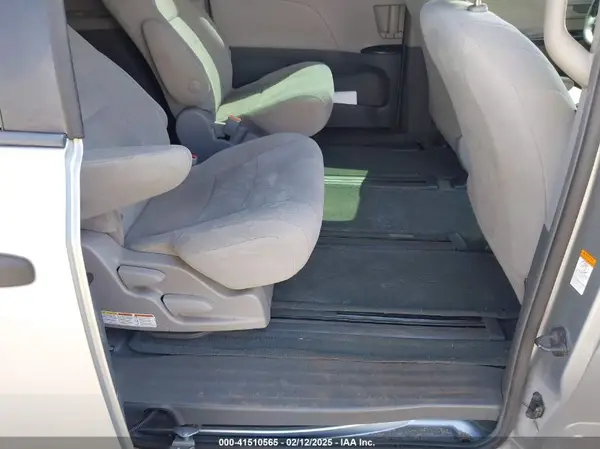 5TDZK3DC8GS691146 2016 TOYOTA SIENNA - Image 8