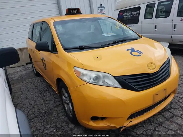5TDZK3DC8GS695746 2016 TOYOTA SIENNA - Image 1