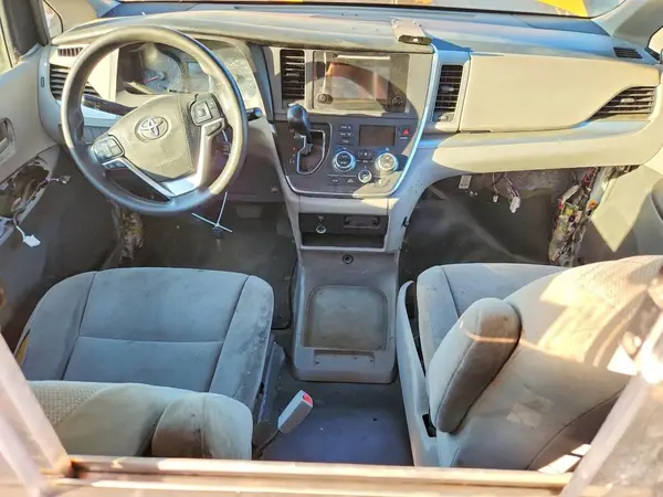 5TDZK3DC8GS701187 2016 TOYOTA SIENNA - Image 8