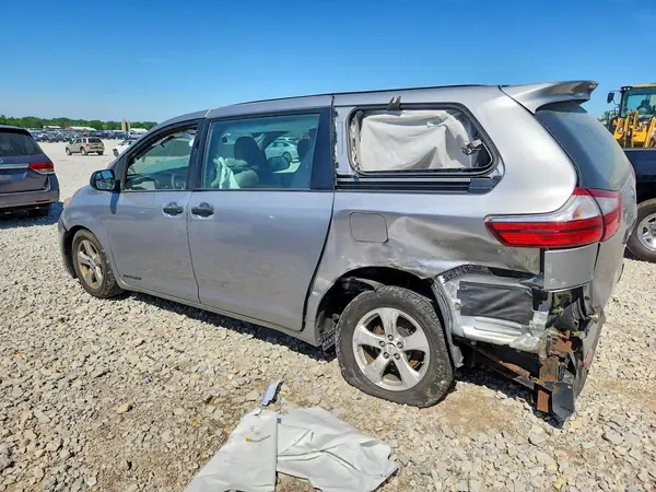 5TDZK3DC8GS707314 2016 TOYOTA SIENNA - Image 2