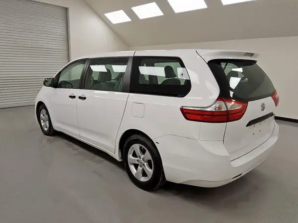 5TDZK3DC8GS716580 2016 TOYOTA SIENNA - Image 2