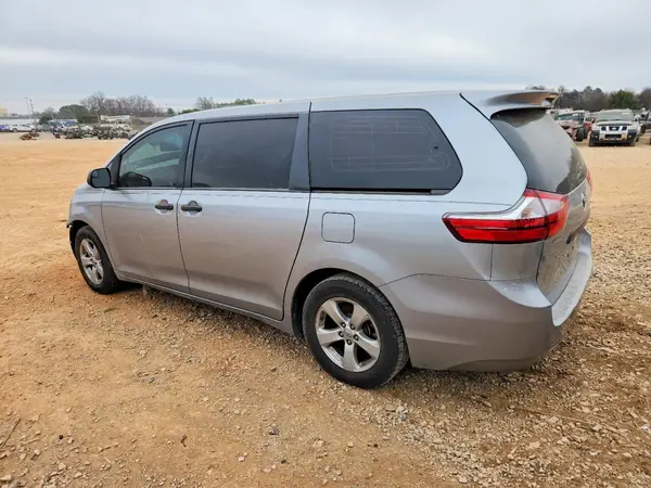5TDZK3DC8GS761194 2016 TOYOTA SIENNA - Image 2
