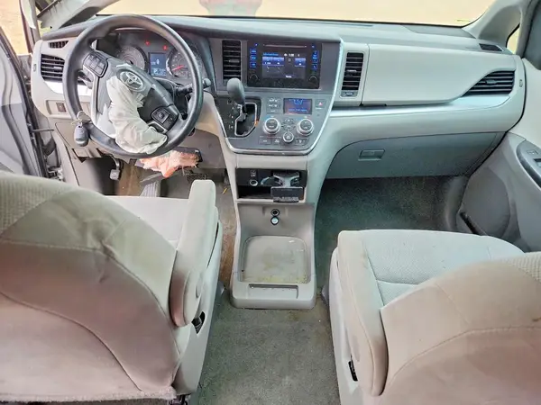 5TDZK3DC8GS761194 2016 TOYOTA SIENNA - Image 8