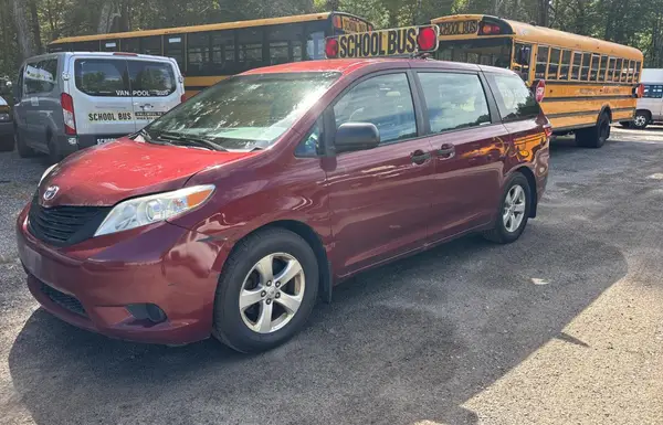 5TDZK3DC8GS764600 2016 TOYOTA SIENNA - Image 2