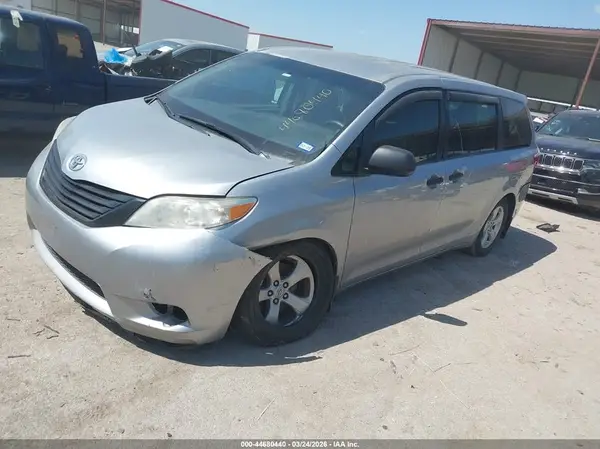 5TDZK3DC9GS703191 2016 TOYOTA SIENNA - Image 2