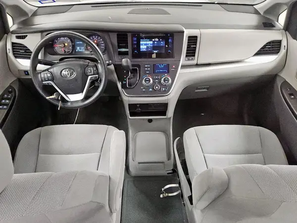 5TDZK3DC9GS711100 2016 TOYOTA SIENNA - Image 8