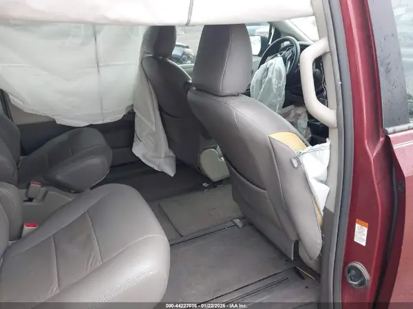 5TDZK3DC9GS737566 2016 TOYOTA SIENNA - Image 8