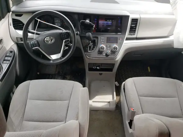 5TDZK3DC9GS748311 2016 TOYOTA SIENNA - Image 8