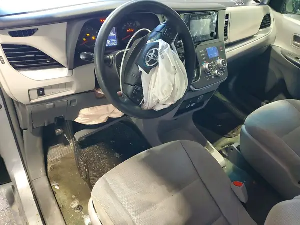 5TDZK3DCXGS697997 2016 TOYOTA SIENNA - Image 8