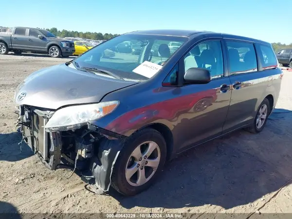 5TDZK3DCXGS700316 2016 TOYOTA SIENNA - Image 2