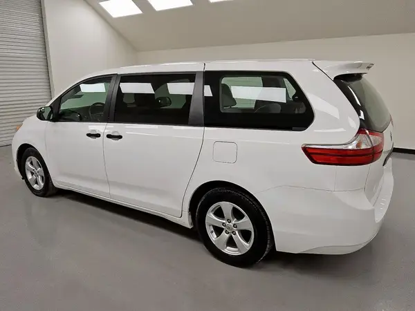 5TDZK3DCXGS708500 2016 TOYOTA SIENNA - Image 2