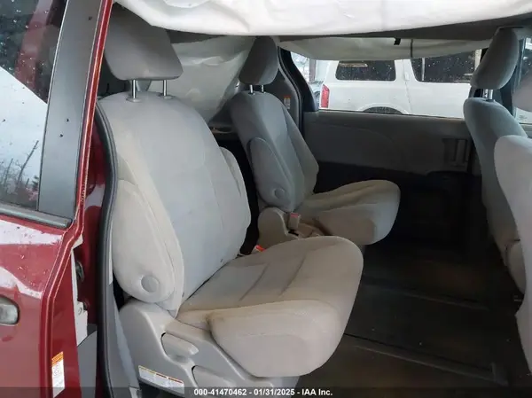 5TDZK3DCXGS749290 2016 TOYOTA SIENNA - Image 8