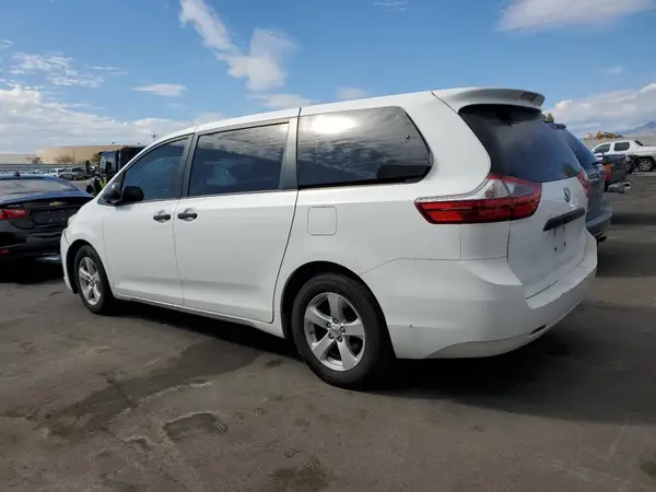 5TDZK3DCXGS760824 2016 TOYOTA SIENNA - Image 2