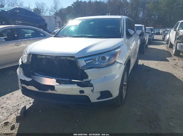 5TDZKRFH0GS128085 2016 TOYOTA HIGHLANDER - Image 2