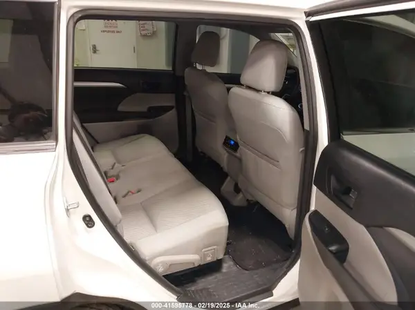 5TDZKRFH0GS130743 2016 TOYOTA HIGHLANDER - Image 8
