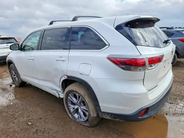 5TDZKRFH0GS139085 2016 TOYOTA HIGHLANDER - Image 2