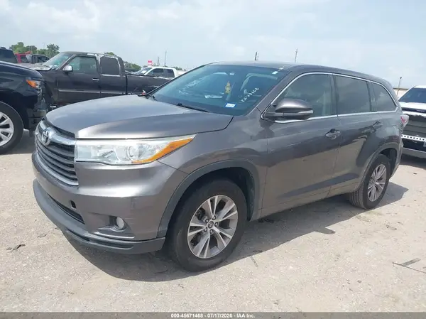 5TDZKRFH0GS139605 2016 TOYOTA HIGHLANDER - Image 2