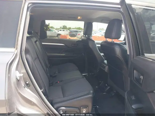 5TDZKRFH0GS139605 2016 TOYOTA HIGHLANDER - Image 8