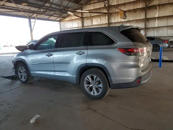 5TDZKRFH0GS144884 2016 TOYOTA HIGHLANDER - Image 2