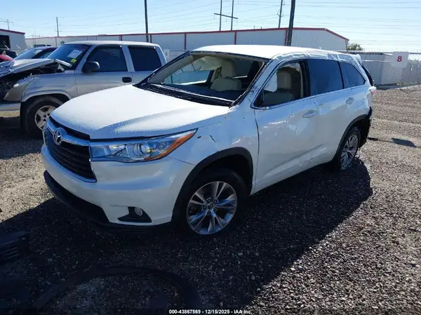 5TDZKRFH0GS145534 2016 TOYOTA HIGHLANDER - Image 2