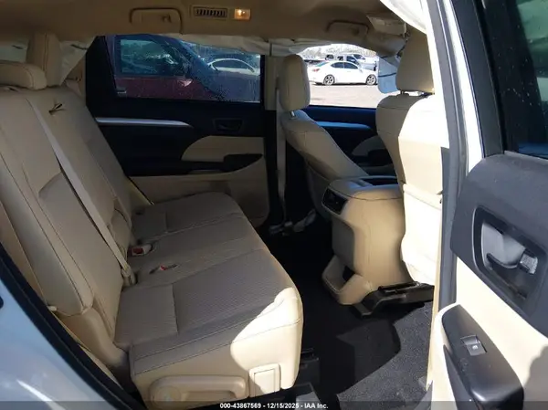 5TDZKRFH0GS145534 2016 TOYOTA HIGHLANDER - Image 8