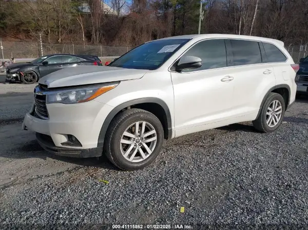 5TDZKRFH0GS154945 2016 TOYOTA HIGHLANDER - Image 2