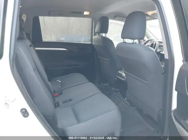 5TDZKRFH0GS154945 2016 TOYOTA HIGHLANDER - Image 8