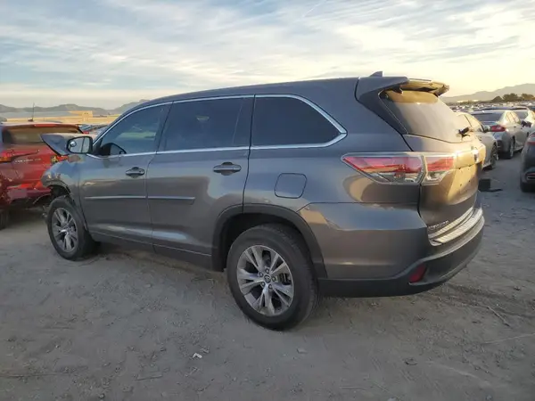 5TDZKRFH0GS155867 2016 TOYOTA HIGHLANDER - Image 2