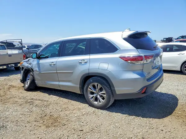 5TDZKRFH0GS159403 2016 TOYOTA HIGHLANDER - Image 2