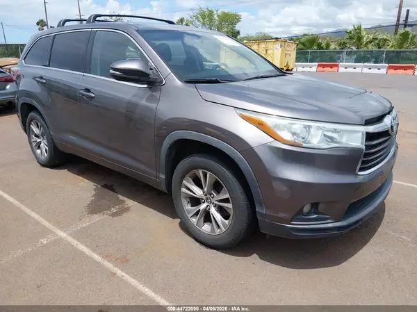 5TDZKRFH0GS161345 2016 TOYOTA HIGHLANDER - Image 1