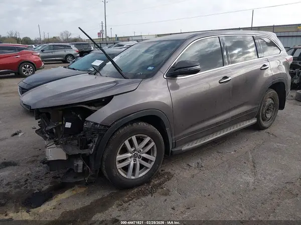 5TDZKRFH0GS171454 2016 TOYOTA HIGHLANDER - Image 2