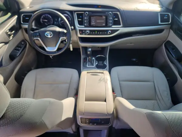 5TDZKRFH0GS171891 2016 TOYOTA HIGHLANDER - Image 8