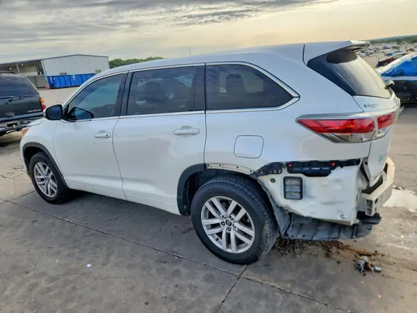 5TDZKRFH0GS175682 2016 TOYOTA HIGHLANDER - Image 2