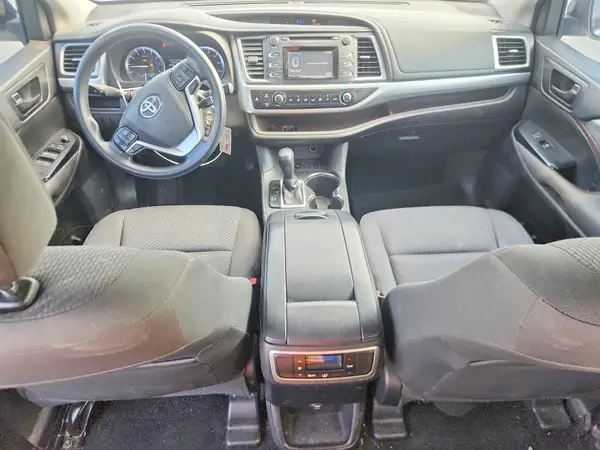 5TDZKRFH0GS175682 2016 TOYOTA HIGHLANDER - Image 8