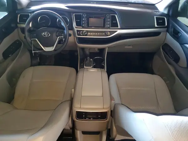 5TDZKRFH0GS175830 2016 TOYOTA HIGHLANDER - Image 8