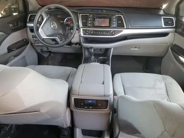5TDZKRFH0GS177058 2016 TOYOTA HIGHLANDER - Image 8