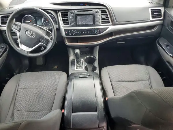 5TDZKRFH0GS178467 2016 TOYOTA HIGHLANDER - Image 8