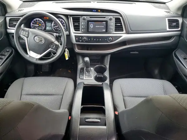 5TDZKRFH0GS180025 2016 TOYOTA HIGHLANDER - Image 8