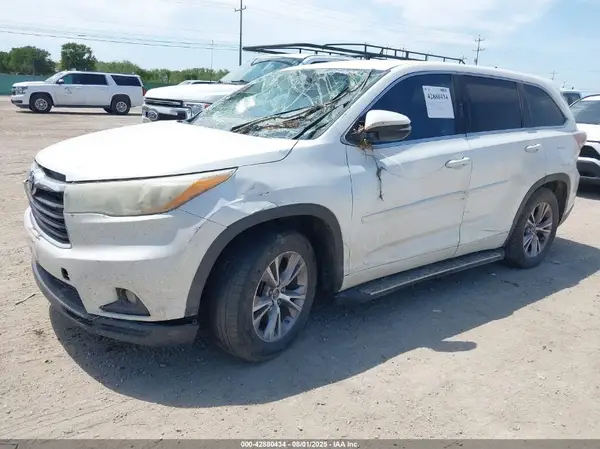 5TDZKRFH1GS128340 2016 TOYOTA HIGHLANDER - Image 2