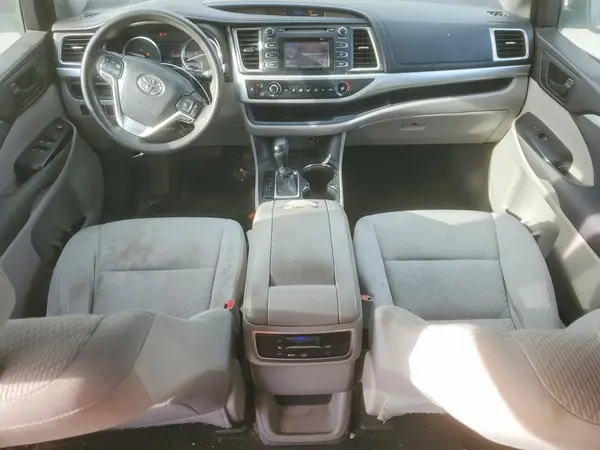 5TDZKRFH1GS132808 2016 TOYOTA HIGHLANDER - Image 8