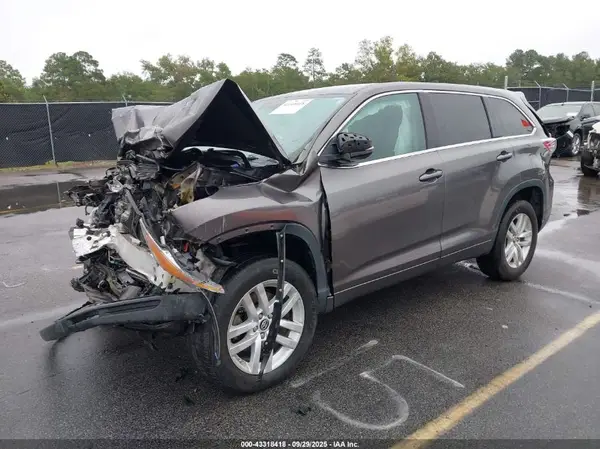 5TDZKRFH1GS152380 2016 TOYOTA HIGHLANDER - Image 2